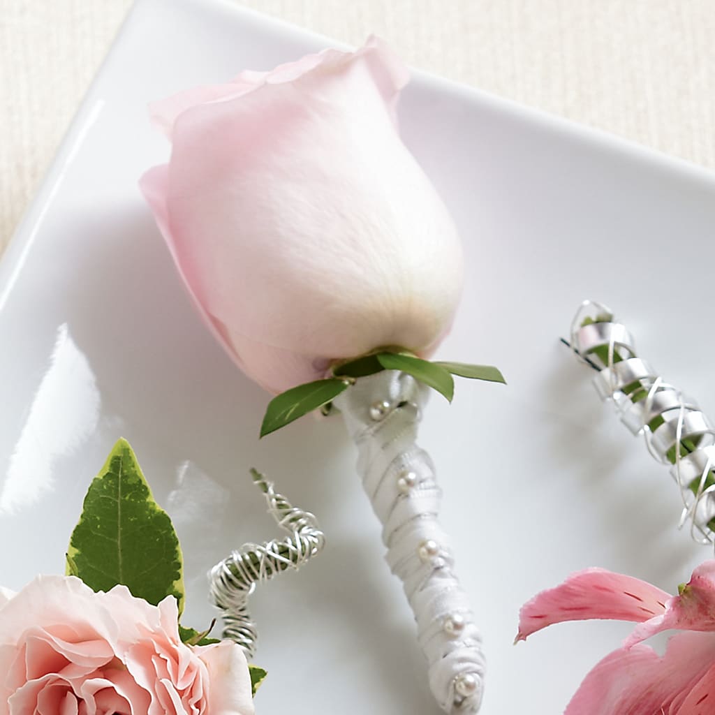 Pink Rose Boutonniere – Olas Flower, Bothell WA