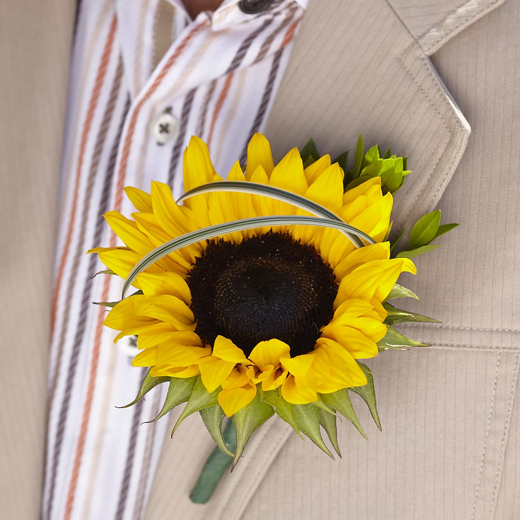 Free Spirit Boutonniere – Olas Flower, Bothell WA