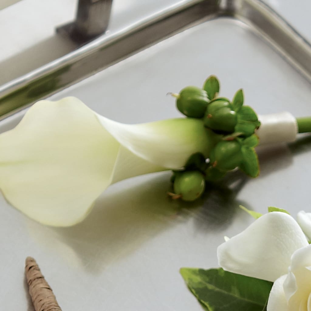 White Calla Boutonniere – Olas Flower, Bothell WA