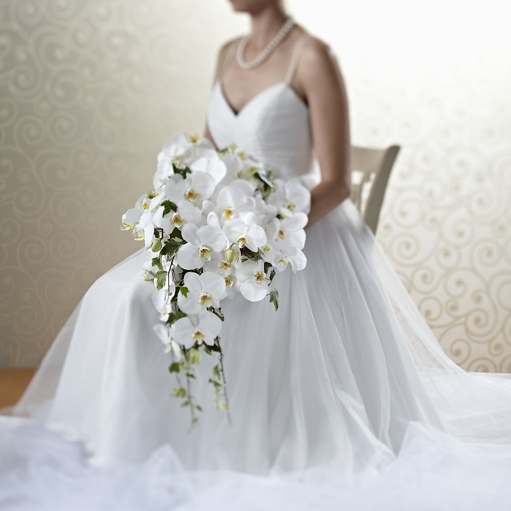 Classic White Bouquet – Olas Flower, Bothell WA
