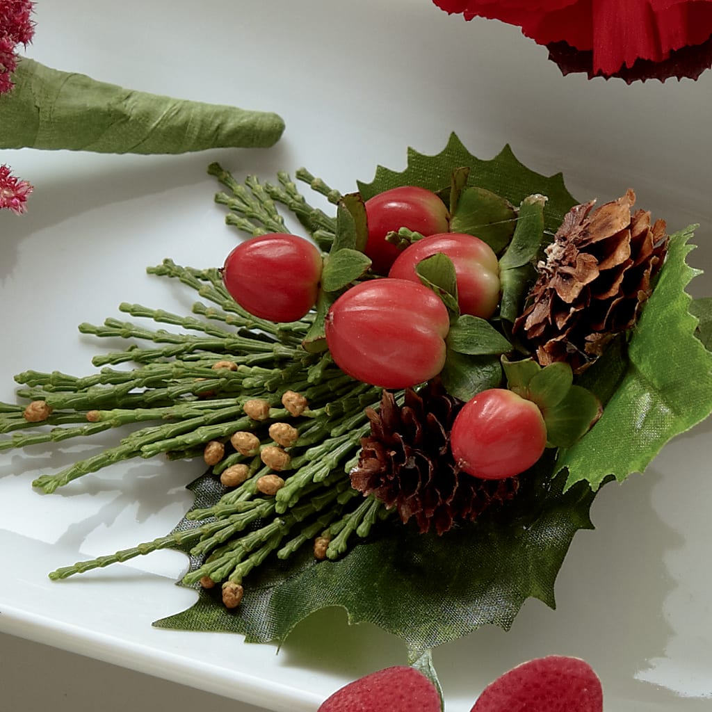 Red Berry Boutonniere – Olas Flower, Bothell WA