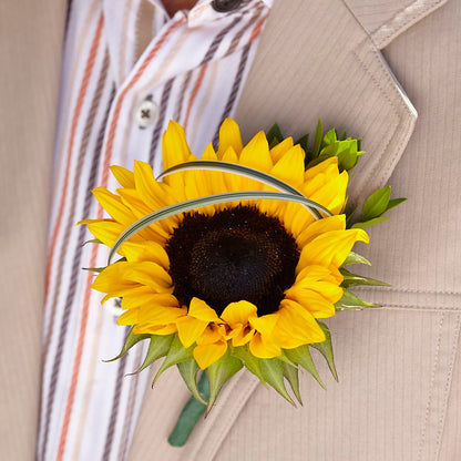 Free Spirit Boutonniere –  Olas Flower, Bothell WA