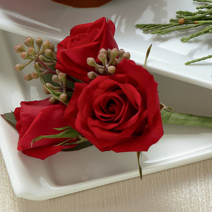 Red Spray Rose Boutonniere –  Olas Flower, Bothell WA